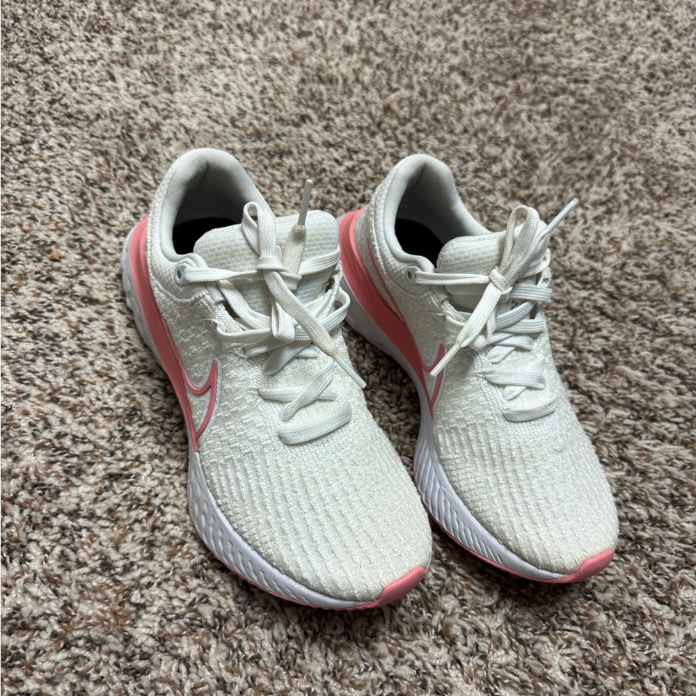 Nike Women's White and Pink Sneakers